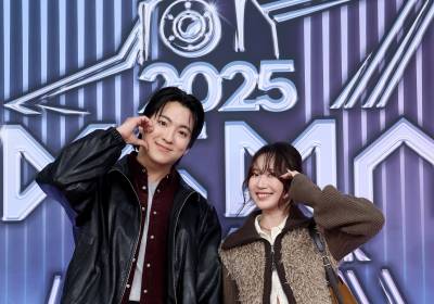 [포토]205KGMA 찾은 왕홍 시위에와 판이