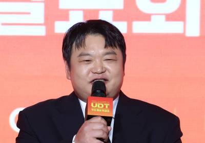 [포토] 인사말 하는 고규필