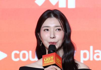 [포토] 인사말 하는 김지현