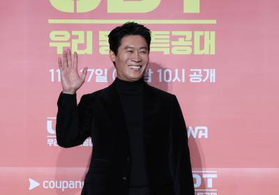 [포토] 진선규, 아름다운 미소로 날리는 손인사