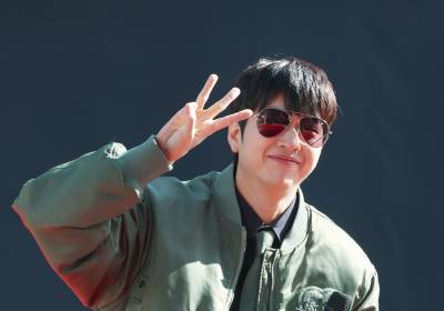 [포토] '모범택시3' 레드카펫 MC 맡은 유재필