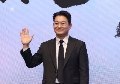 [포토] 조성하, 멋진 손인사