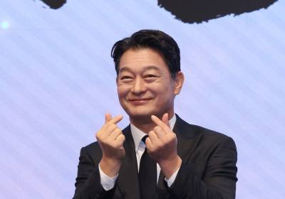 [포토] 조성하, 인자한 미소로 날리는 하트