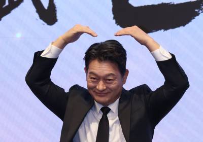 [포토] 조성하, 큰 하트 발사