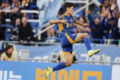 이청용 현역 연장할듯...인천행 유력