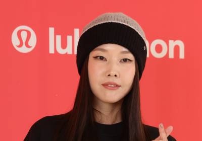 [포토] 한혜진, 귀여운 비니 쓰고 하트 날리기