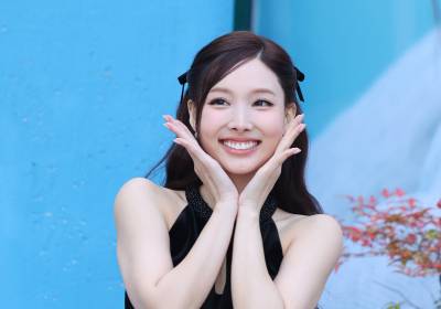 [포토] 트와이스 나연, 누가 꽃이게~