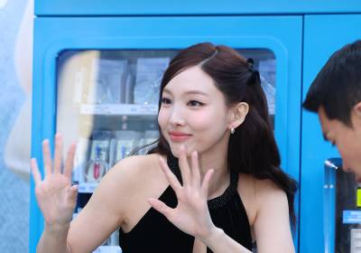 [포토] 트와이스 나연, 퇴장은 예의 바르게