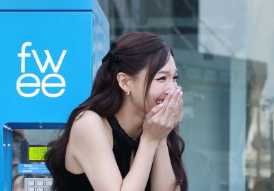 [포토] 트와이스 나연, 민망함에 웃음이 절로