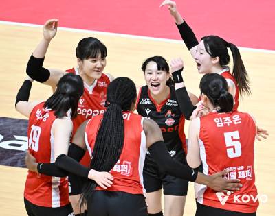 슬로건대로 '스텝 업'...매콤해진 페퍼저축은행