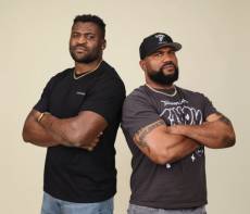 ‘UFC<스트리머’ 챔피언의 충격 고백 “25년 싸워서 번 돈보다 8개월 방송으로 번 돈이 더 많다”