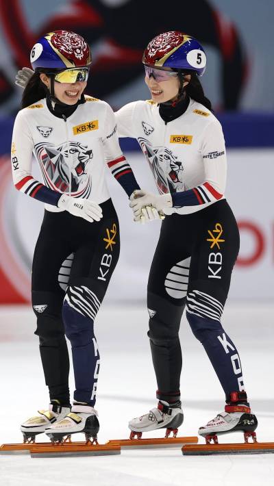 노메달 수모 겪은 쇼트트랙, 3차 대회 마지막날 금·금·금으로 만회