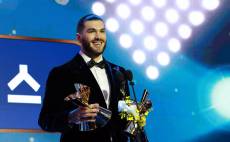 '투수 4관왕' 폰세, 트로피 4개를 한꺼번에, "모든 한화 관계자들 덕분, 넘버원 와이프 사랑해" [KBO 시상식]