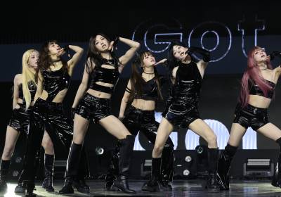 [포토] 트리플에서 미소녀즈 넵튠, 아찔한 무대