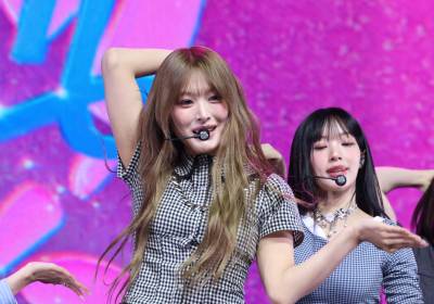 [포토] 리센느 미나미, 금빛 무대