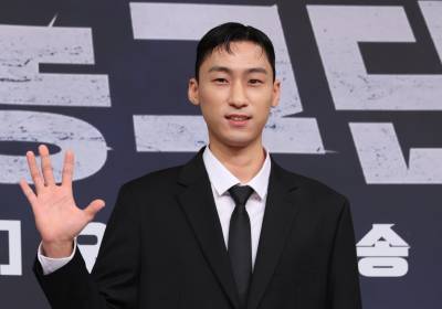 [포토] 이대희, 카리스마 넘치는 손인사