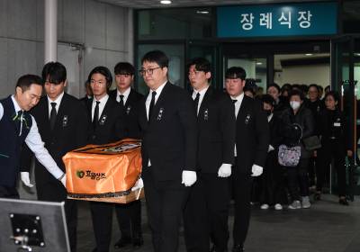 [포토]  故 이순재 발인, 고인 운구