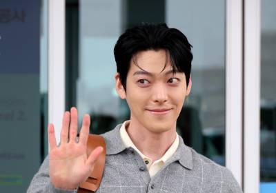 [포토]김우빈, 예비 신랑의 애교 미소