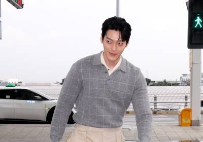 [포토]김우빈, 횡단보도를 런웨이 삼아