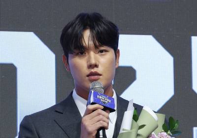 [포토]오선우, 에바치온상 수상