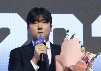 [포토]LG 송승기, 신인상 수상소감