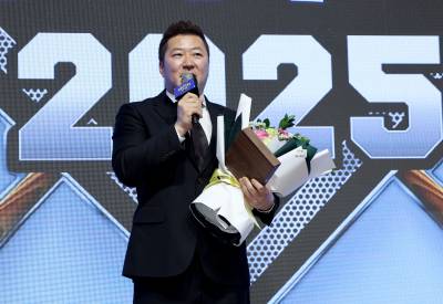 '특별상' 최형우, &quot;거취는 곧 아실 것 같다&quot; [조아제약 프로야구 대상]