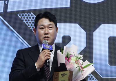 [포토]양의지, 최고 포수상 수상