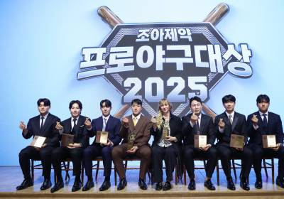 [포토]2025조아제약 프로야구 대상, 영광의 주인공들 기념촬영