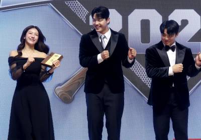 [포토]문동주-문현빈, 형수님 따라서 신나는 아웃송