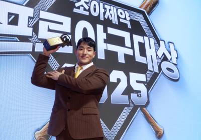 [포토]KT 안현민, 내가 최고!