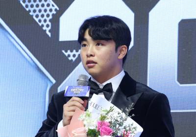 [포토]한화 문현빈, 점프업상 수상소감