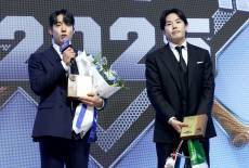 [조아제약 시상식] 원태인·임찬규, '최고 투수'로 시상대에서 뭉쳤다 "시상식 앞으로도 더 많이 오고 싶어요"