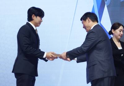 [포토]송성문, 최고야수상 수상