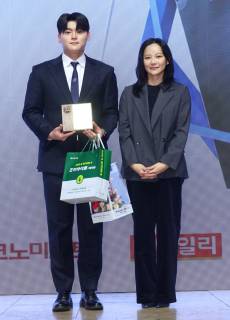 [조아제약 시상식] "오승환 선배님처럼 대한민국 마무리로 성장하고 싶다" 조병현, 최고 구원투수상