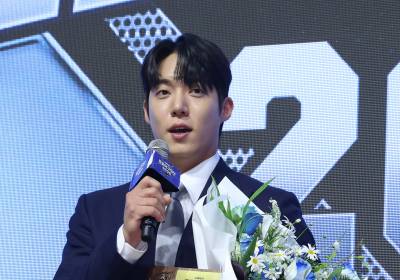 [포토]원태인, 최고투수상 수상소감