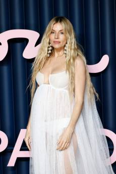 ‘43살’ 시에나 밀러 “셋째 임신”…父는 ‘♥15살 연하’