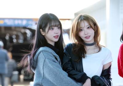 [포토] QWER 쵸단, 추우니까 마젠타 포옹하기