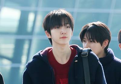 [포토] 킥플립 동현, 공부 잘하는 훈남 오빠 느김