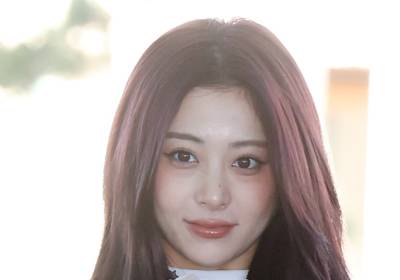 [포토] 르세라핌 허윤진, 하트 받으세요