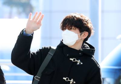 [포토] 몬스타엑스 기현, 팬들을 향한 손인사