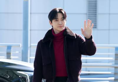 [포토] 이준호, 부드러운 손인사