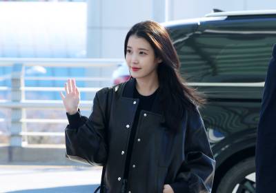 [포토] 아이유, 공항 런웨이