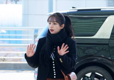 [포토] 혜리, 팬들을 향해 날리는 손인사