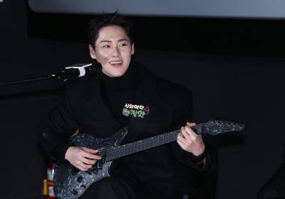 [포토] 한정완, 막내가 노래 한 곡 하겠습니다