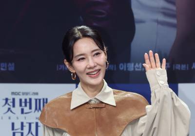 [포토] 오현경, 사랑스러운 손인사