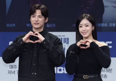 [포토] 윤선우-함은정, 둘의 케미 기대해 주세요