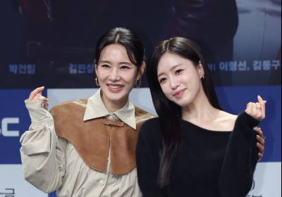 [포토] 오현경-함은정, 사랑스러운 하트 발사