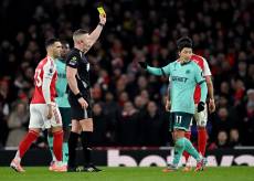 '선발' 황희찬, 거친 태클에…팀은 자책골까지, 왜?