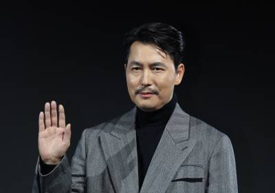 [포토] 손 인사하는 정우성