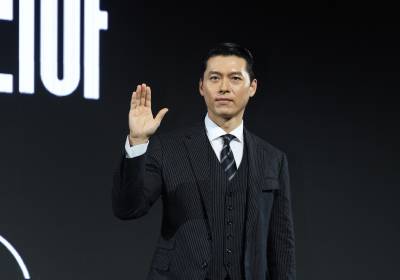 [포토] 현빈, 손인사도 멋져